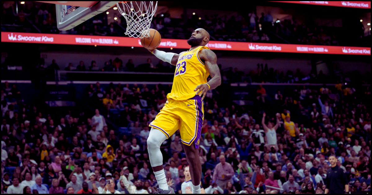 Home 14 Luka Dončić shoots during Lakers vs Pelicans NBA regular season game